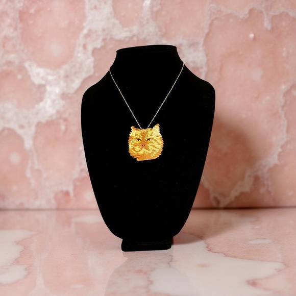 Long Hair Tabby Cat Handcrafted Beaded Pendant Necklace Convertible to Brooch - Picture 2 of 5